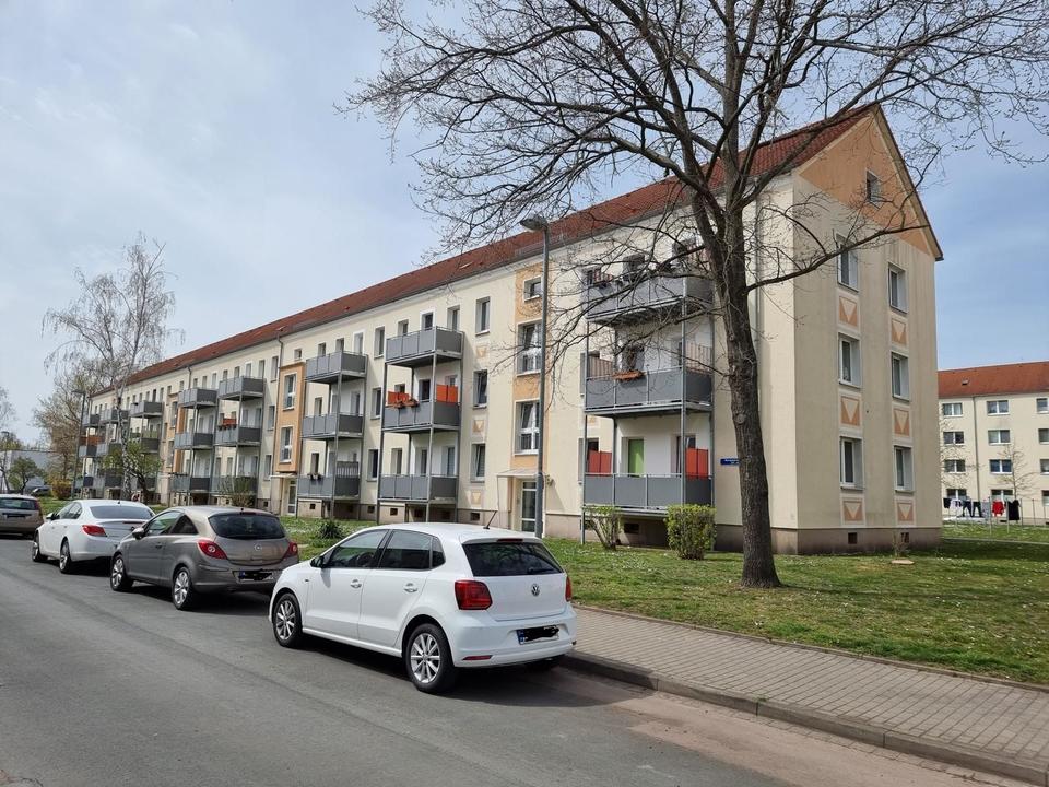 Thumbnail-Helle 2-Raumwohnung - Balkon - Tageslichtbad mit Wanne - ideal für Singles oder Pärchen