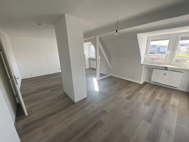 Thumbnail-Schöne 3-Zimmer-Wohnung mit Tageslichtbad!