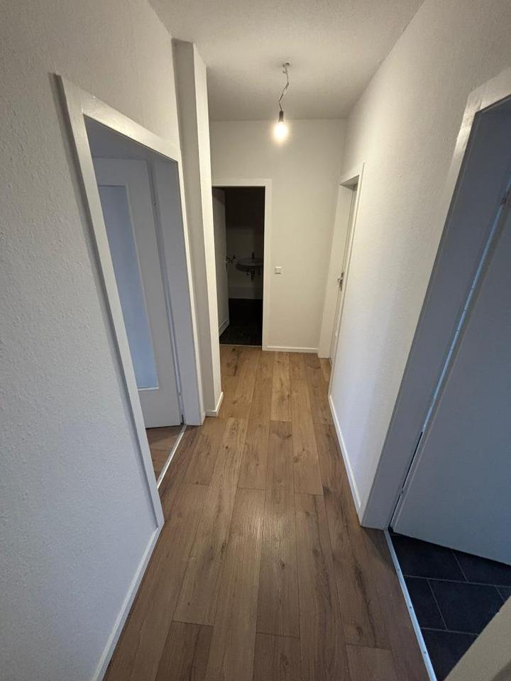 Thumbnail-**Frisch Renoviert** Perfekt geschnittene 3-Zimmerwohnung MIT BALKON!!!
