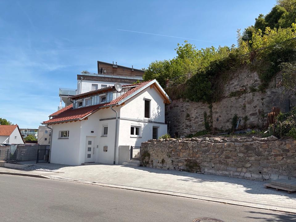 Thumbnail-Kernsaniertes Stadthaus – ca. 110 m2 – Garten – 2 Stellplätze