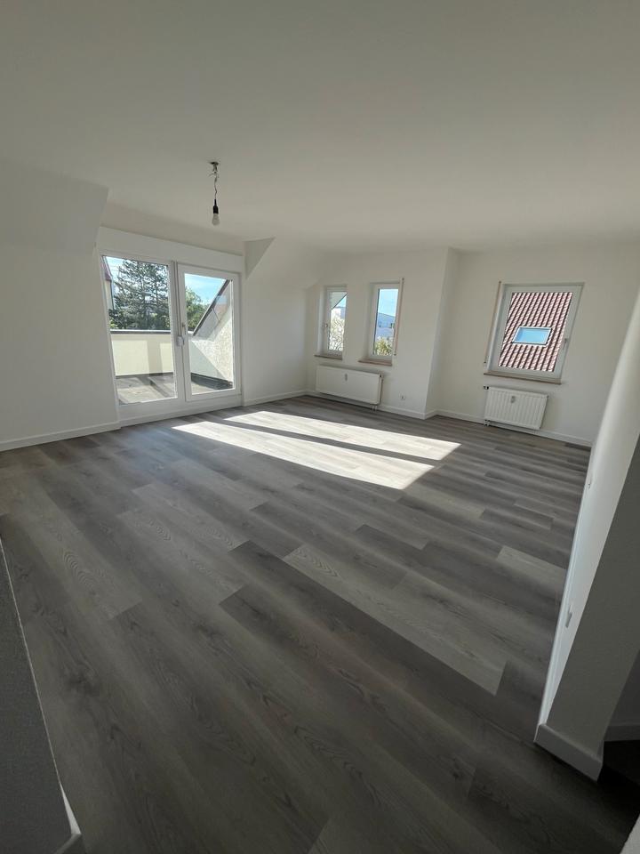 Thumbnail-2-Zimmer Wohnung mit Balkon, Tiefgaragenstellplatz und Kellerraum