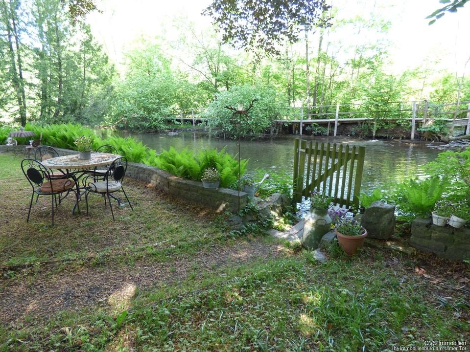 Thumbnail-Idyllisch gelegene 4-Zi.-Wohnung mit ganz besonderem Flair und Villencharakter in MM