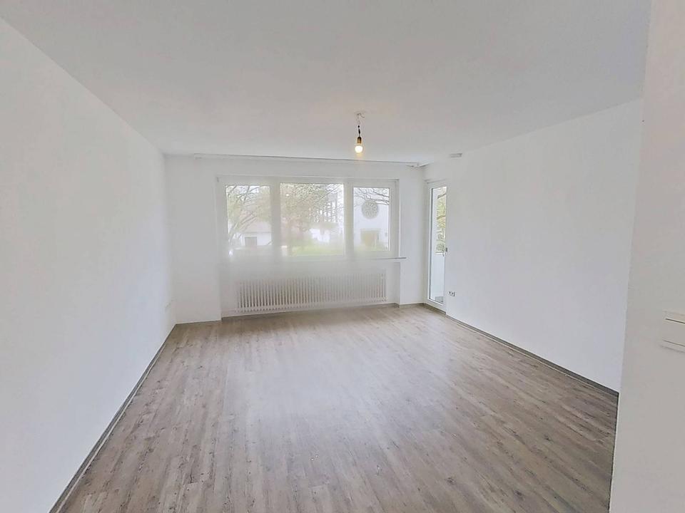 Thumbnail-Moderne 3-Zimmer-Wohnung mit BALKON und Tageslichtbad