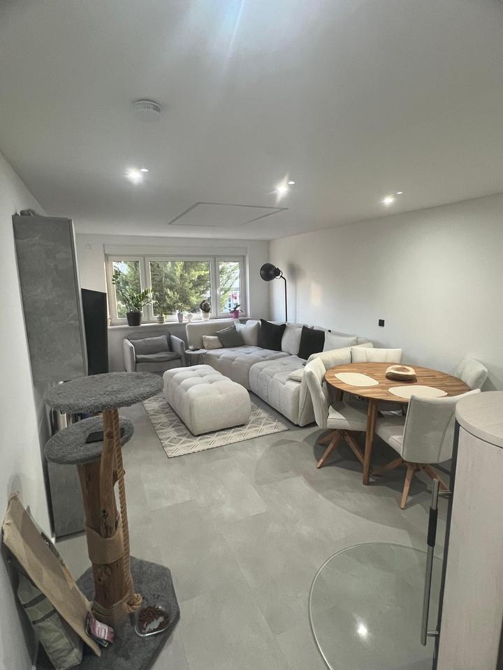 Thumbnail-3-Zimmer-Wohnung mit Garage, Balkon, EBK in Hirschlanden