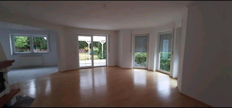 Thumbnail-4 Zimmerwohnung zu vermieten in 91629!!!
