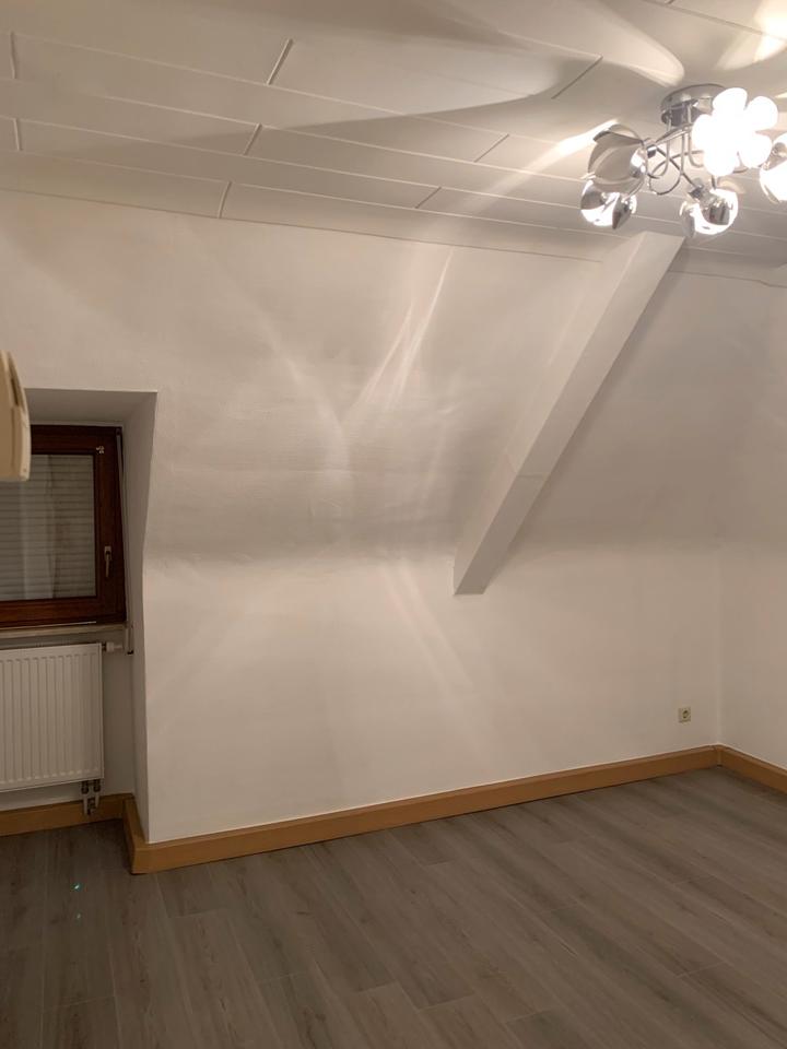 Thumbnail-3-Zimmer-Dachgeschosswohnung zu vermieten