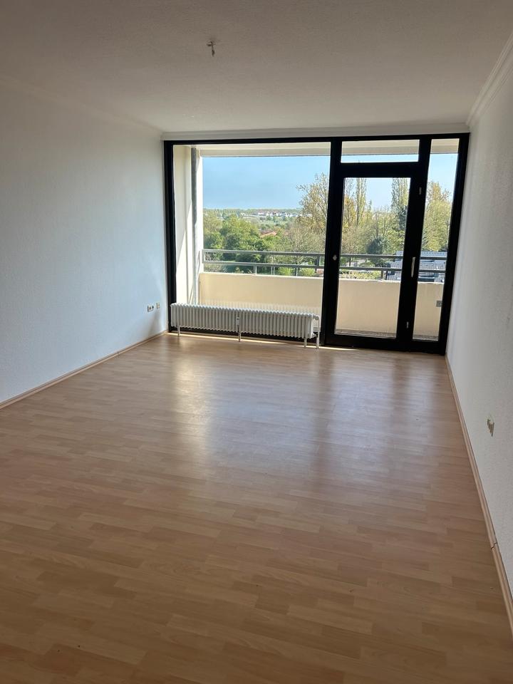 Thumbnail-Helles WG-Zimmer mit Zugang zum Balkon in Kirch- Bemerode