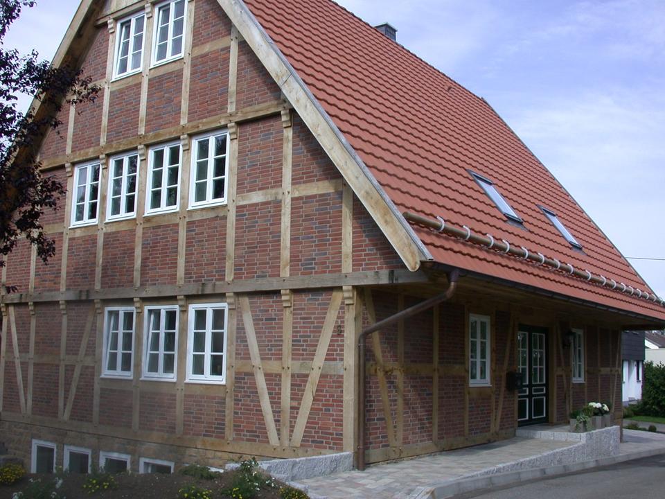 Thumbnail-Modernes Eichenfachwerk-Einfamilienhaus mit großem Garten