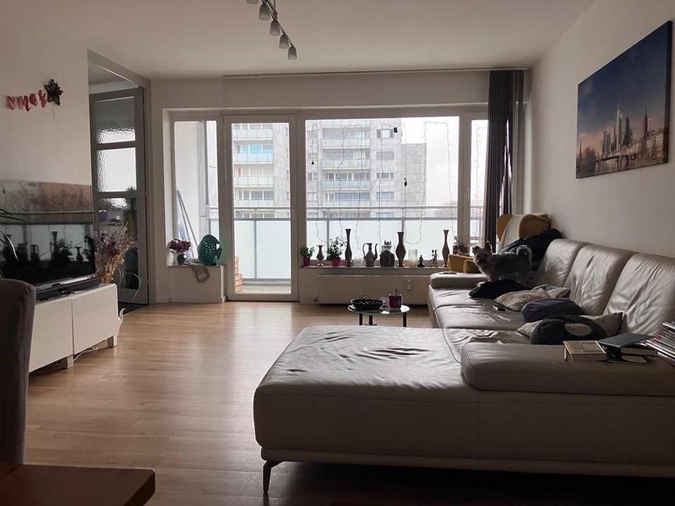 Thumbnail-Helle 3-Zimmer-Wohnung mit großem Balkon und traumhaftem Taunusblick