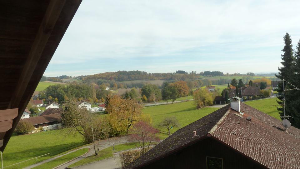 Thumbnail-Renovierte Helle 2-Zimmer-Dachgeschosswohnung mit Bergblick