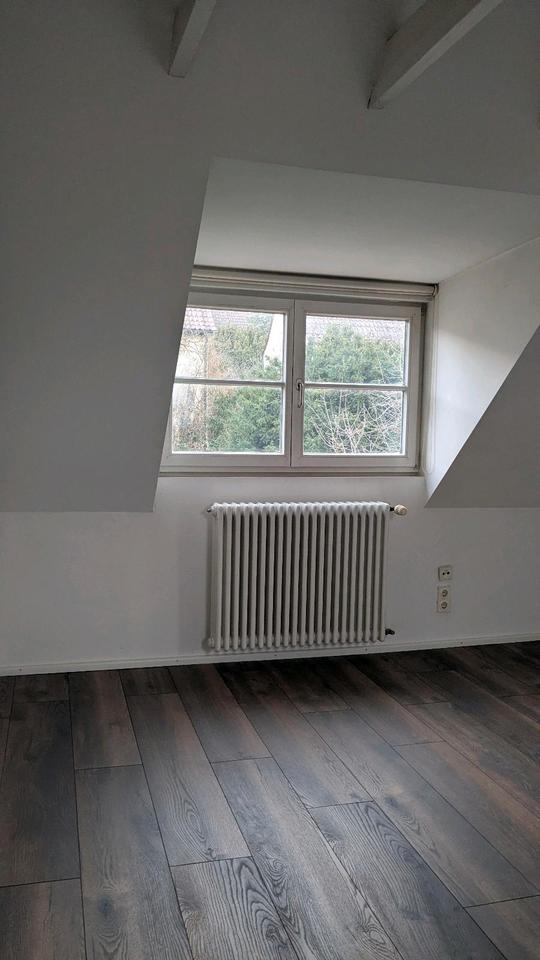 Thumbnail-2 ZIMMER MIT KÜCHENZEILE UND BAD AN FRAU ZU VERMIETEN