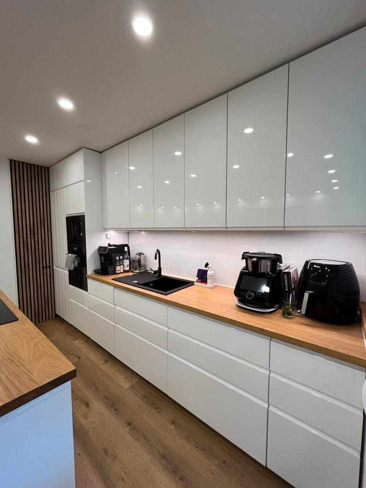 Thumbnail-Kernsanierte 2- Zimmer Wohnung mit Balkon in ruhiger Parkanlage