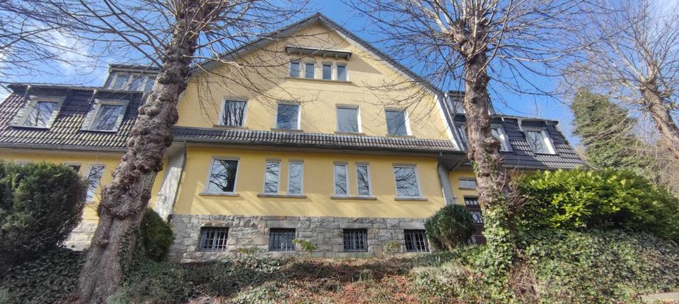Thumbnail-Erdgeschosswohnung mit Terrasse im gepflegten Dreifamilienhaus in