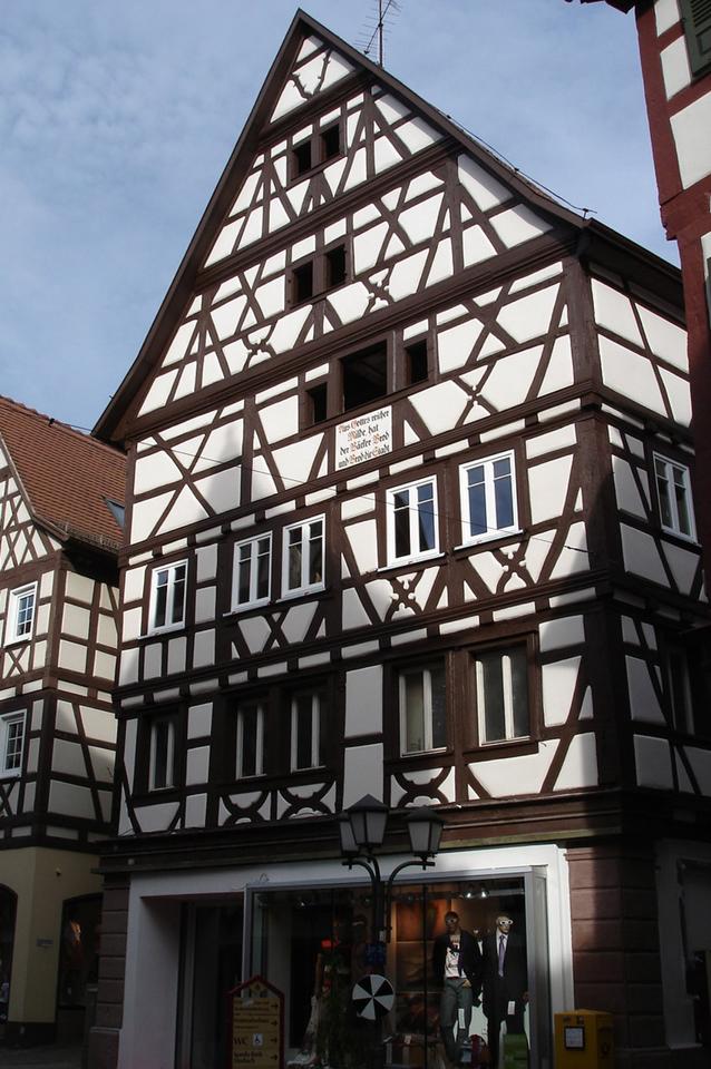 Thumbnail-Charmante 3-Zimmer Stadtwohnung (3 Zi.KücheBadGäste-WC)