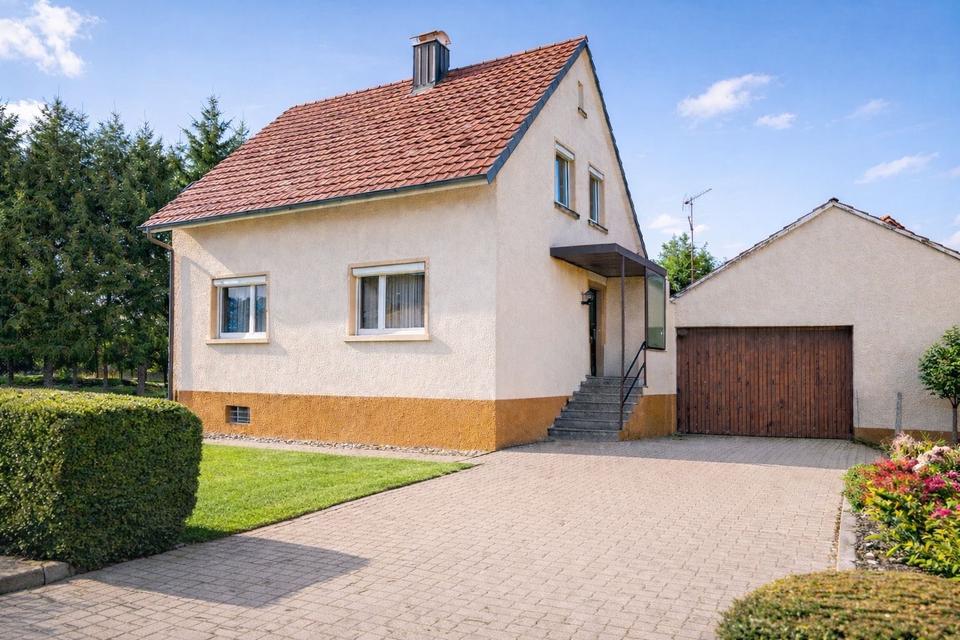 Thumbnail-Einfamilienhaus mit eine große Garage zum verkaufen