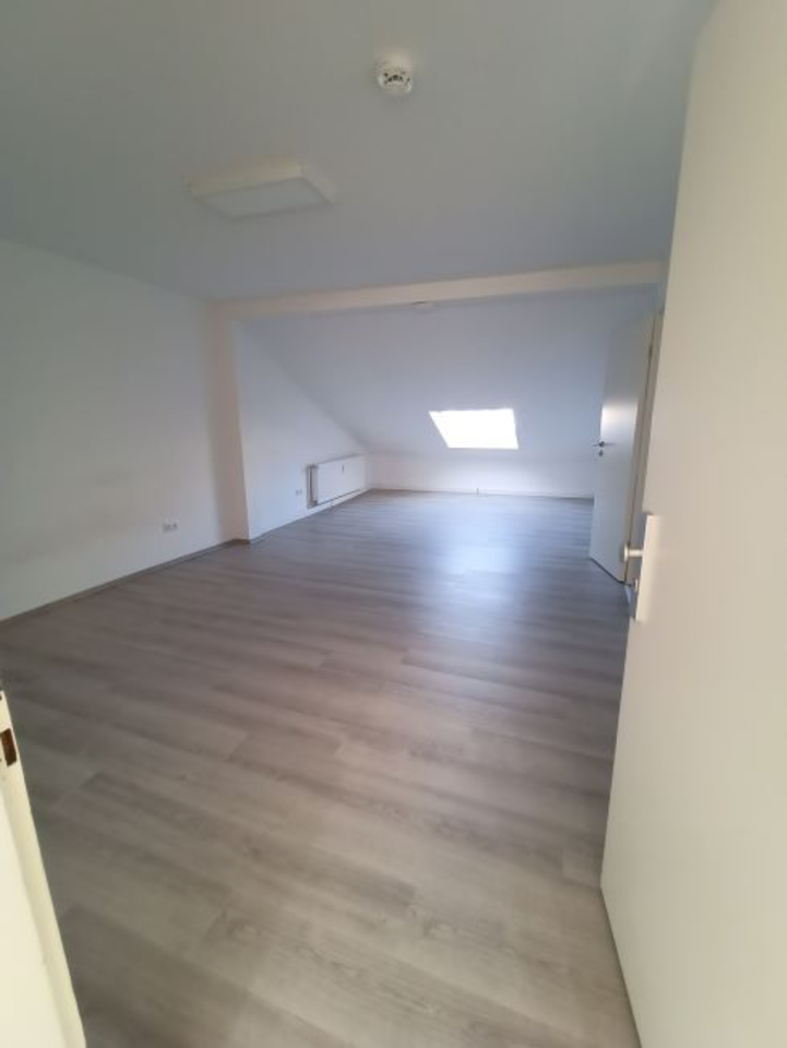 Thumbnail-1 Zimmer Wohnung im Dachgeschoss im Zentrum von Duisburg