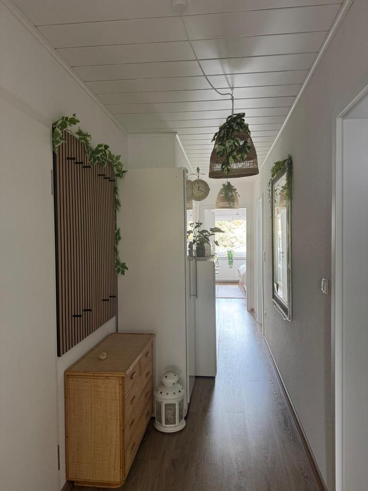 Thumbnail-Helle und freundliche 2,5-Zimmer-DG-Wohnung in ruhiger Lage