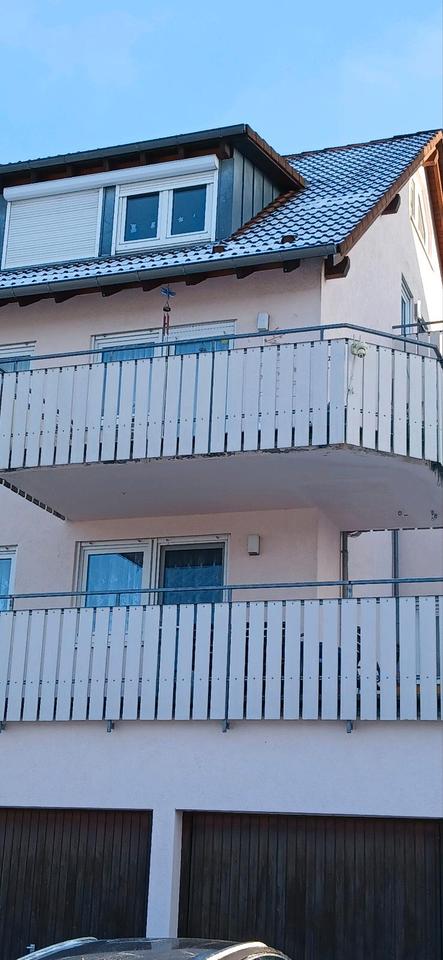 Thumbnail-Attraktive 4 Zimmer Wohnung mit Balkon, Garage und Keller