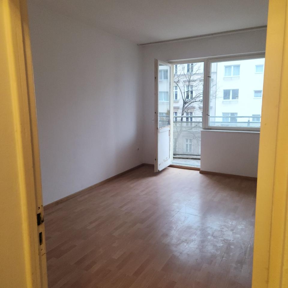 Thumbnail-3 Zimmerwohnung WG-geeignet in Schöneberg mit Balkon