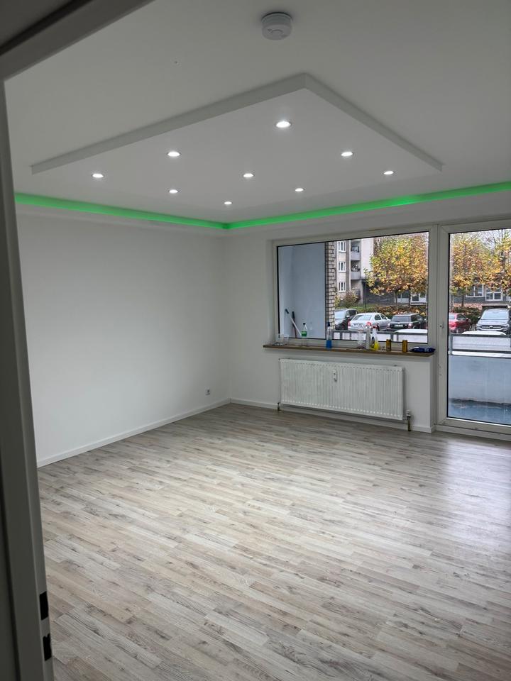 Thumbnail-Renovierte 3-Zimmer-Wohnung in Krefeld-Elfrath mit Balkon