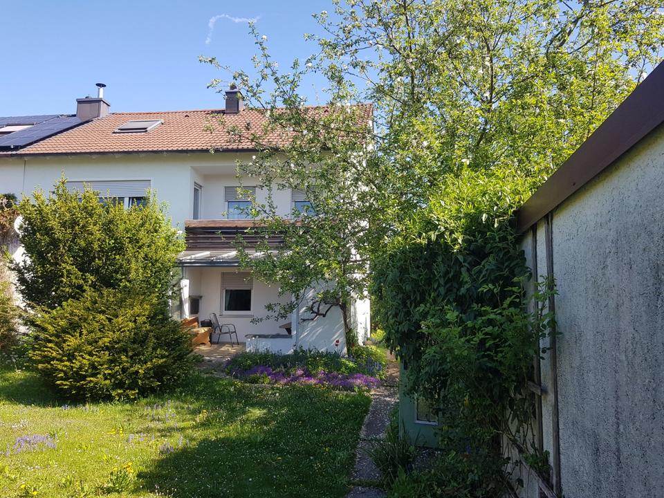 Thumbnail-Erdgeschoßwohnung mit eingewachsenem Garten