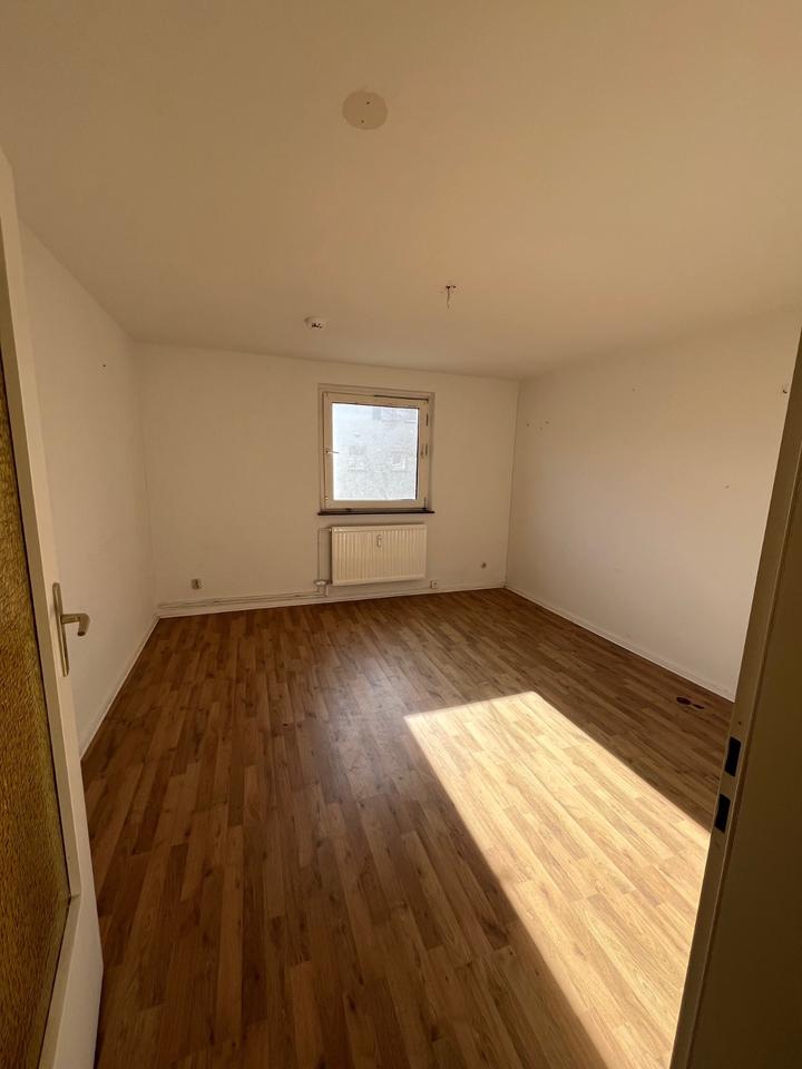 Thumbnail-*Hedwigstraße 14, Bad | Helle 3-Zimmer-Wohnung mit Tageslichtbad (Dusche) und großem Gestaltungsspielraum in Salzgitter-Bad