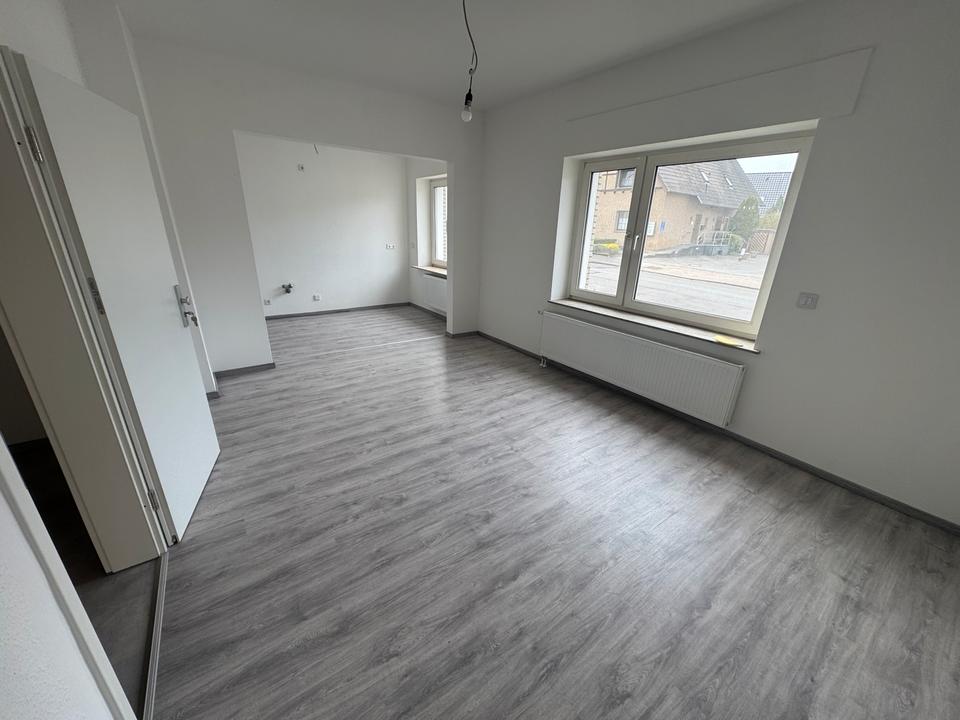 Thumbnail-Attraktive und Sanierte, 3 Zimmer Erdgeschosswohnung mit Garten