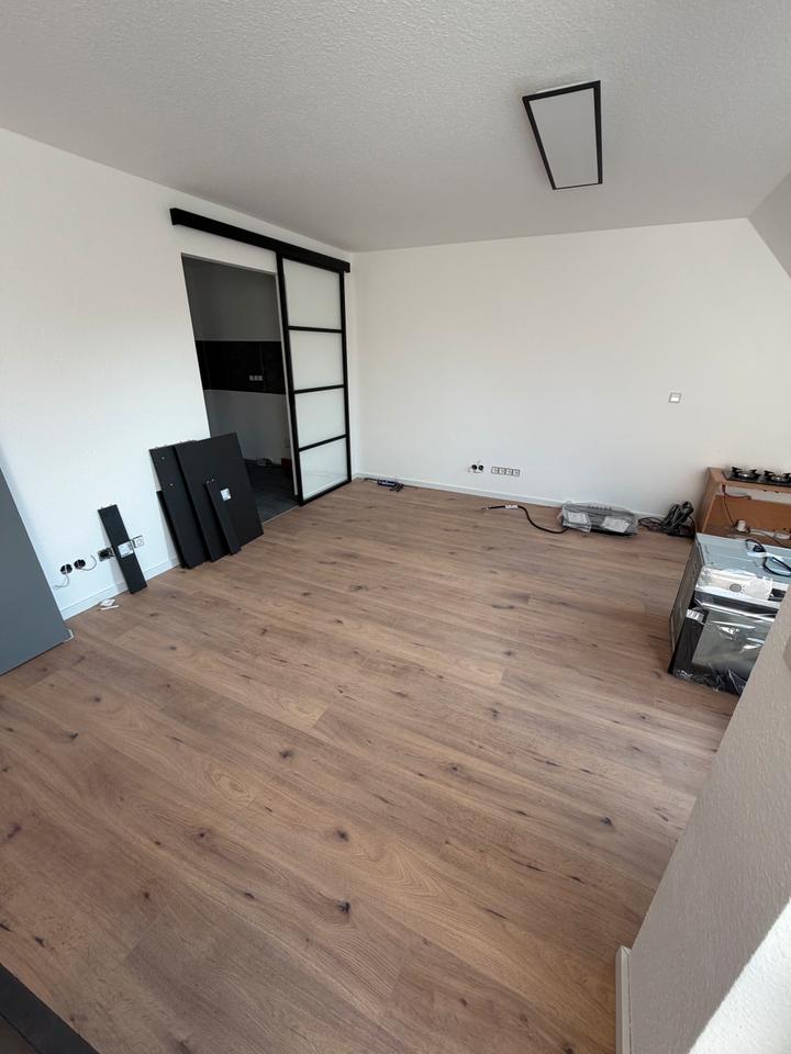 Thumbnail-Neu renovierte 2 Zimmer Wohnung Sindelfingen-Maichingen