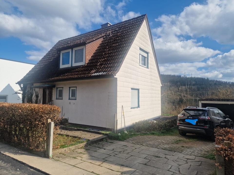 Thumbnail-Einfamilienhaus mit Keller und Fertigteilgarage