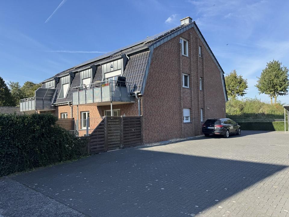 Thumbnail-Obergeschosswohnung mit Balkon zu vermieten!