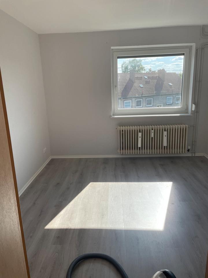 Thumbnail-PROVISIONSFREI 3 Zimmer Wohnung in Salzgitter Lebenstedt