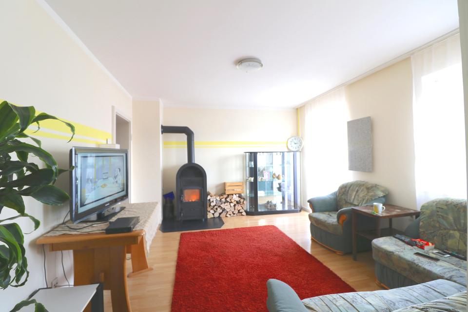 Thumbnail-Schöne und gut geschnittene 2 12 Zimmer Wohnung in Hausen