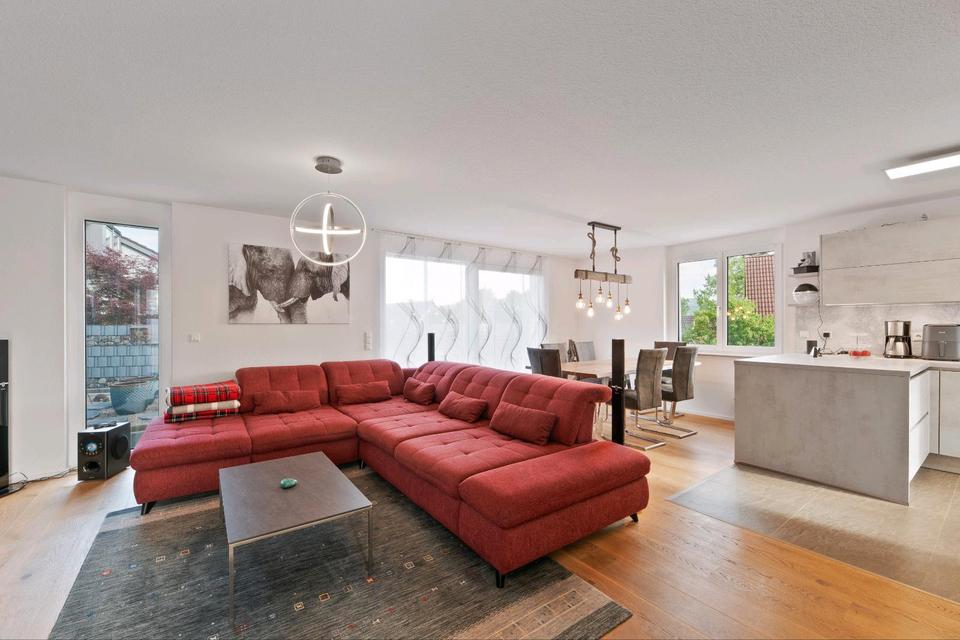 Thumbnail-Große neuwertige Doppelhaushälfte.