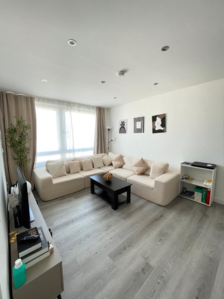 Thumbnail-Helle 3,5-Zimmer-Wohnung in zentraler Lage mit Balkon