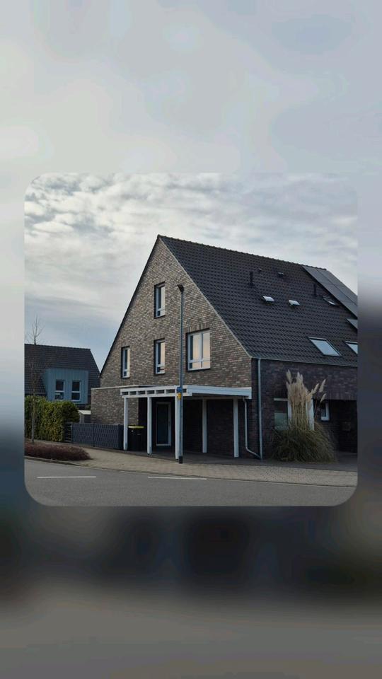 Thumbnail-Von Privat. Energieeffiziente DHH in der Woeste