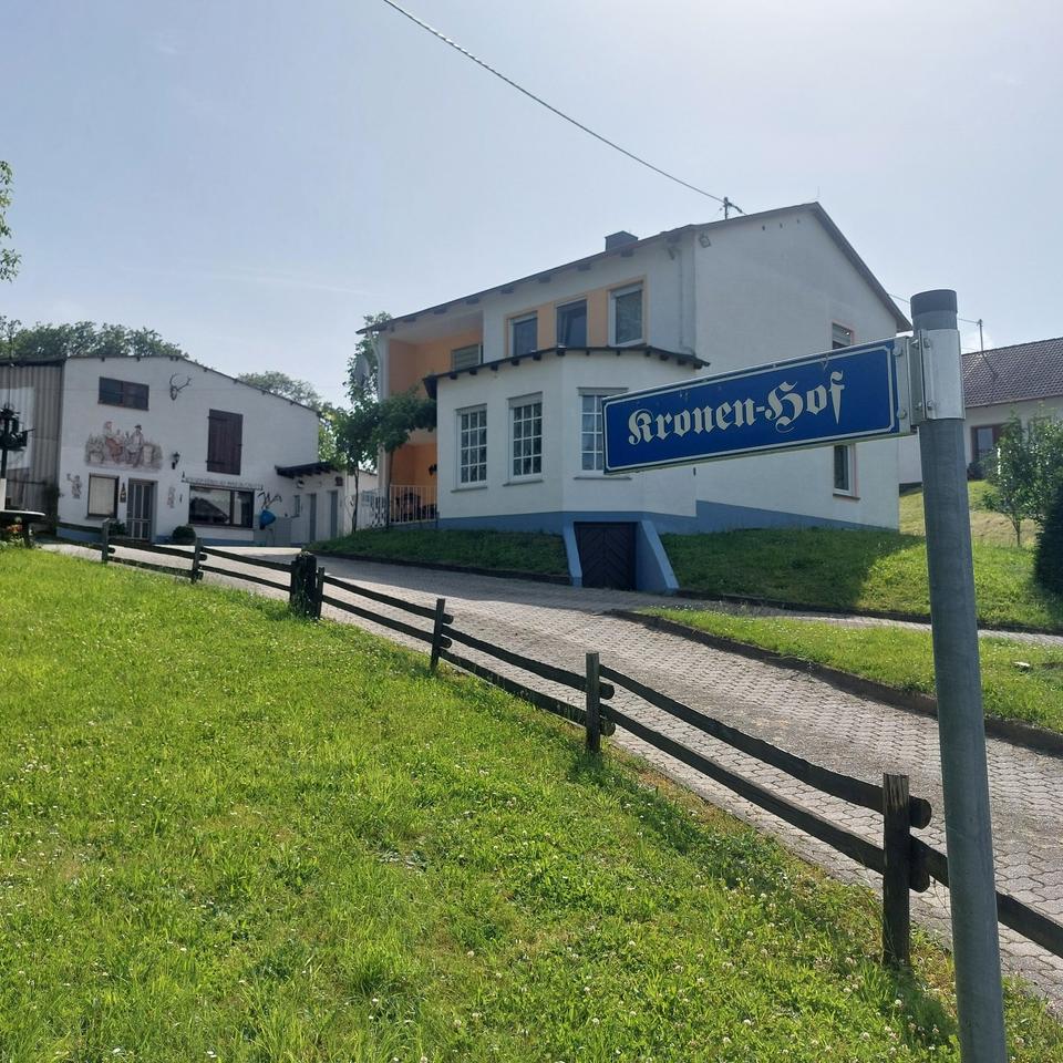 Thumbnail-ehemaliges landwirtswchaftl. Anwesen mit 2 Wohnhäusern, Hallen