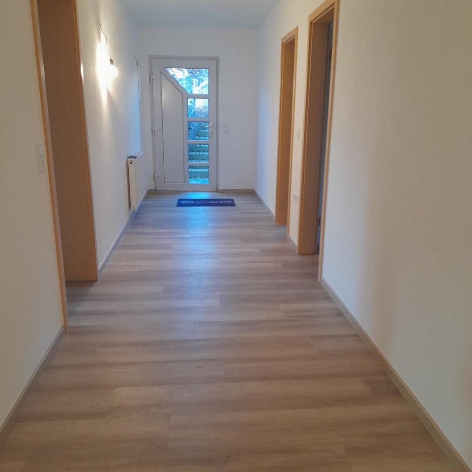 Thumbnail-Großzügige 4-RaumWhg. mit Terrasse und eigenem Zugang