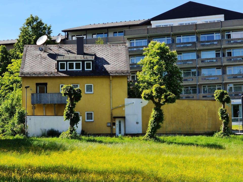 Thumbnail-Mehrfamilienhaus mit Laden in Bad Alexandersbad