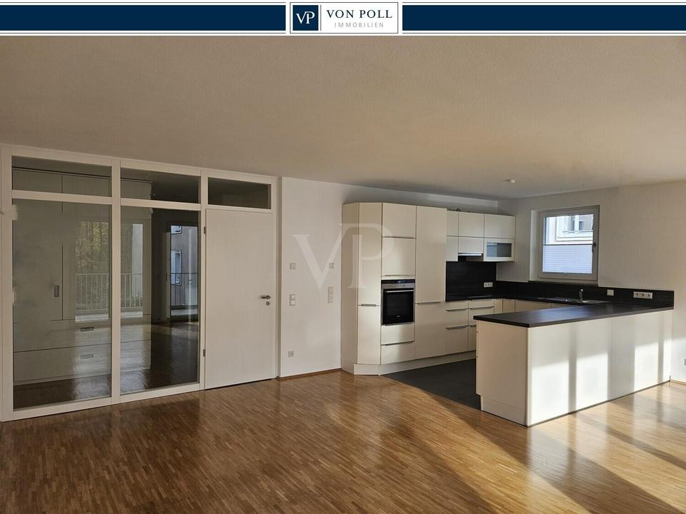 Thumbnail-VON POLL - OBERURSEL: Lichtdurchflutete 4 - Zimmer - Wohnung mit Sonnenbalkon in der Nähe der FIS