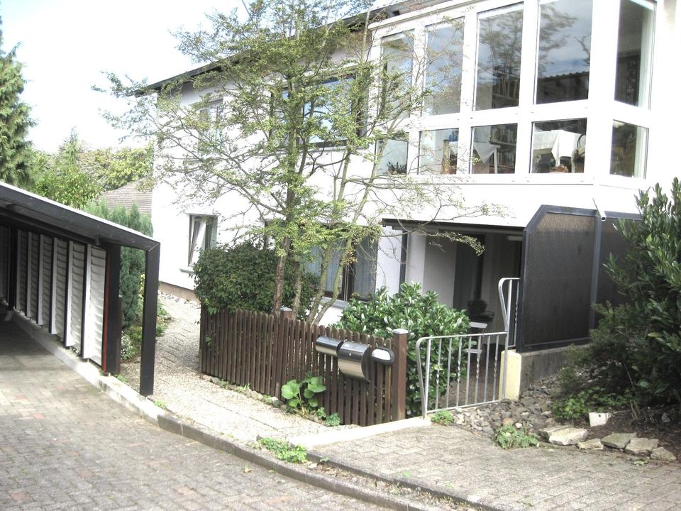 Thumbnail-Gepfl.- großz.- 3 12 - Zi.- EG.-Wohnung m. überd. Terrasse u. separaten Eingang