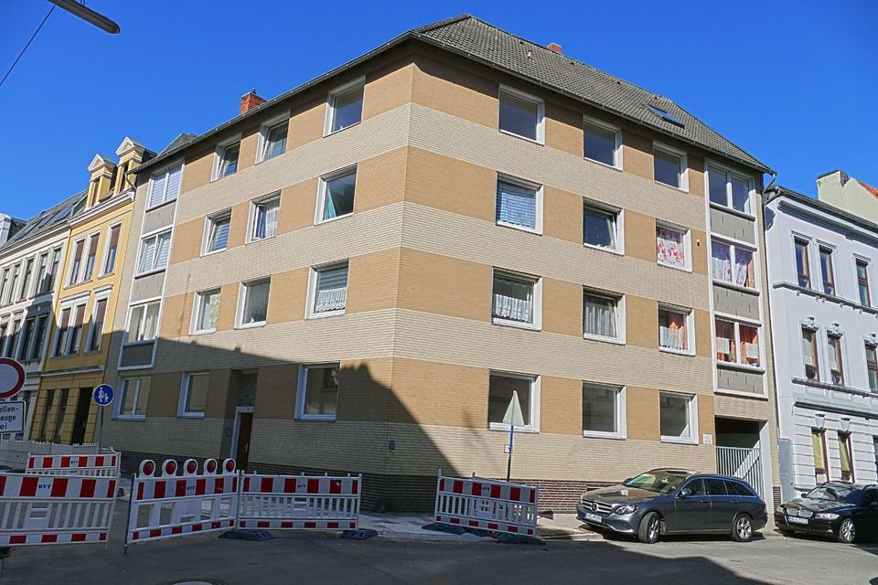 Thumbnail-Gepflegte, helle 4-Zimmer Wohnung mit Balkon in Bremerhaven