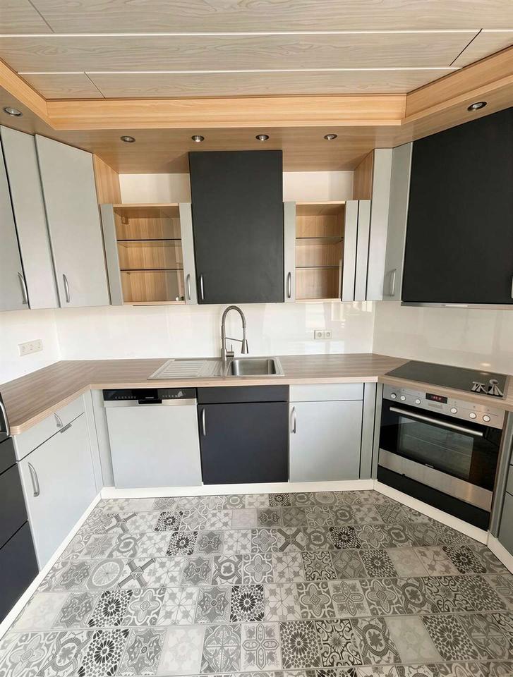 Thumbnail-Großzügige helle 3-Zimmer-Wohnung mit Dachterrrasse auf zwei Ebenen