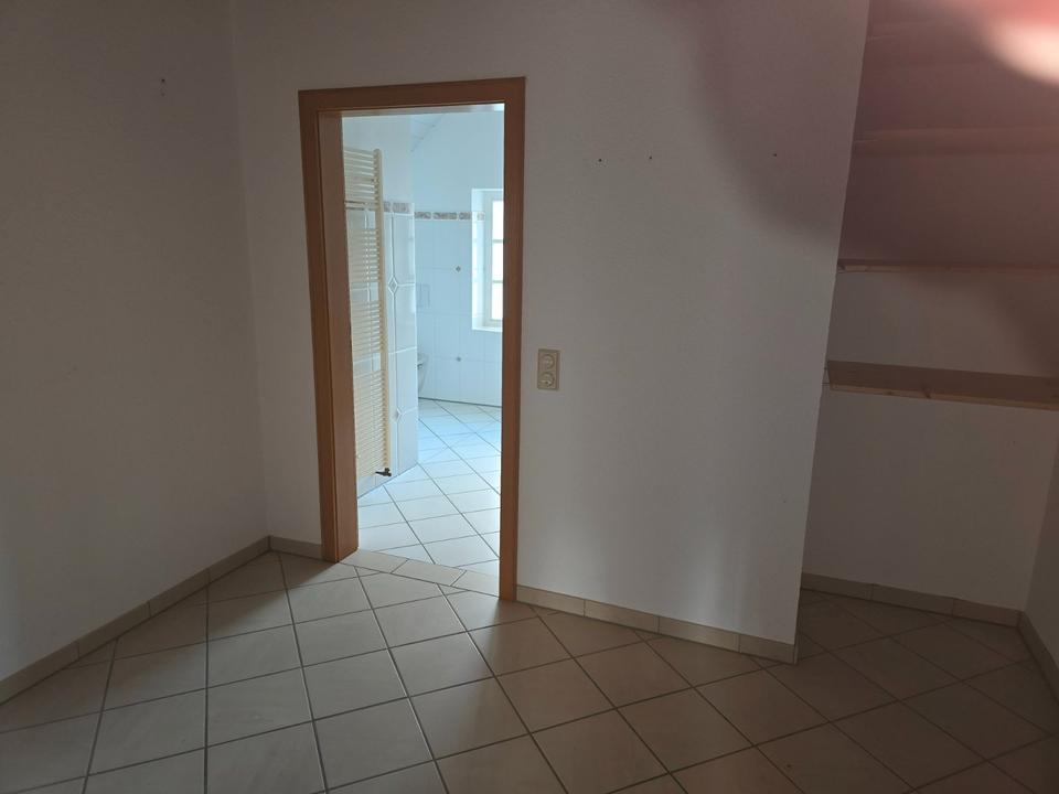 Thumbnail-Dachgeschosswohnung mit 2 Balkonen & zentraler Lage in Hoppecke