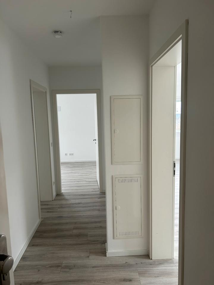 Thumbnail-+++3-Zimmerwohnung mit Badewanne und Balkon | 1 Außenstellplatz GRATIS