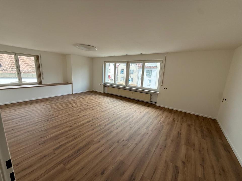 Thumbnail-Wohnung zu vermieten, 8 Zimmer