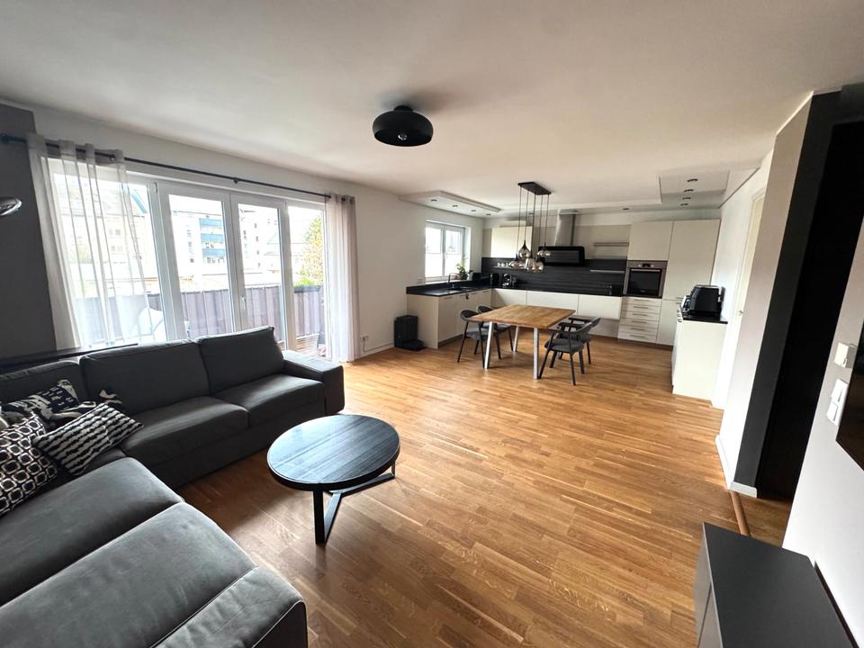 Thumbnail-PROVISIONSFREI: Exklusive 4 ZKB (2015) inkl. EBK und Stellpl.