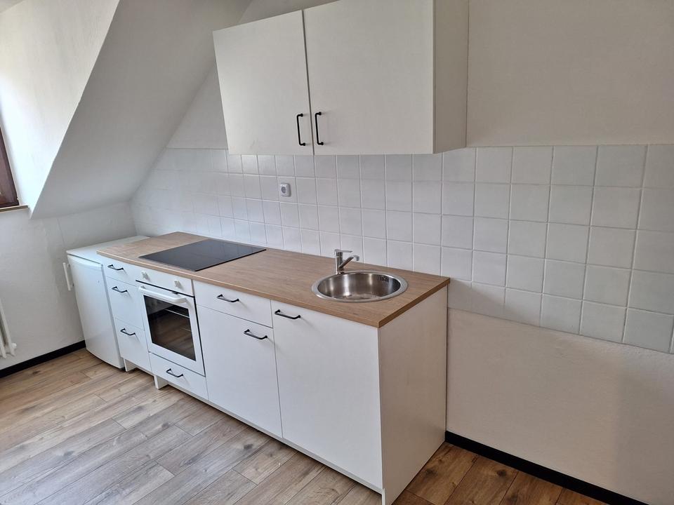 Thumbnail-WG-geeignete 2-Zimmer Dachgeschosswohnung - zentral