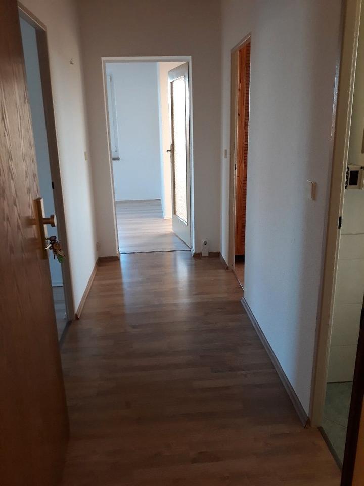 Thumbnail-Gemütliche 3-Raum-Wohnung im Zentrum von Schmölln – ruhig gelegen