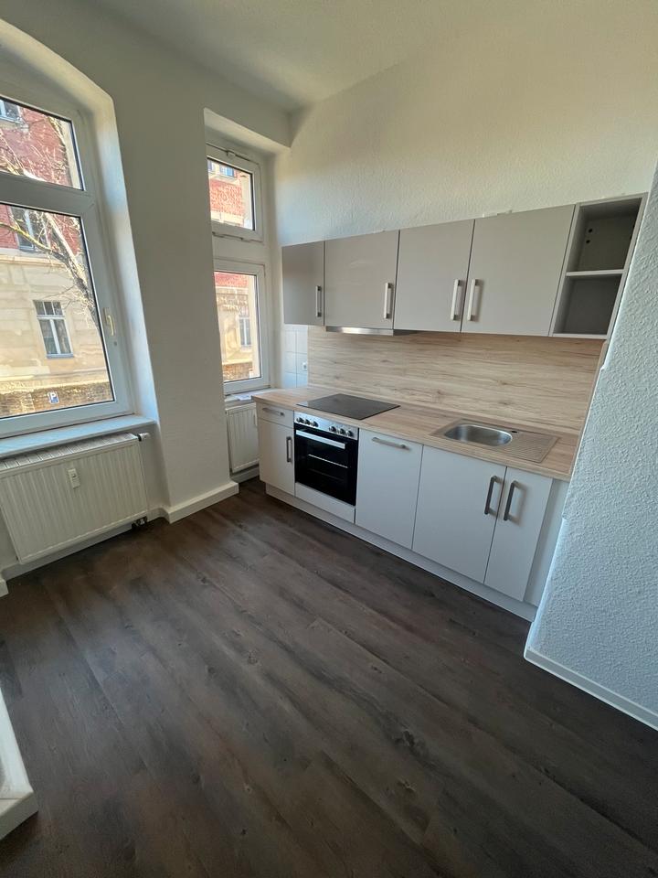 Thumbnail-renovierte, schicke & helle Altbauwohnung mit Einbauküche in Dresden-Löbtau