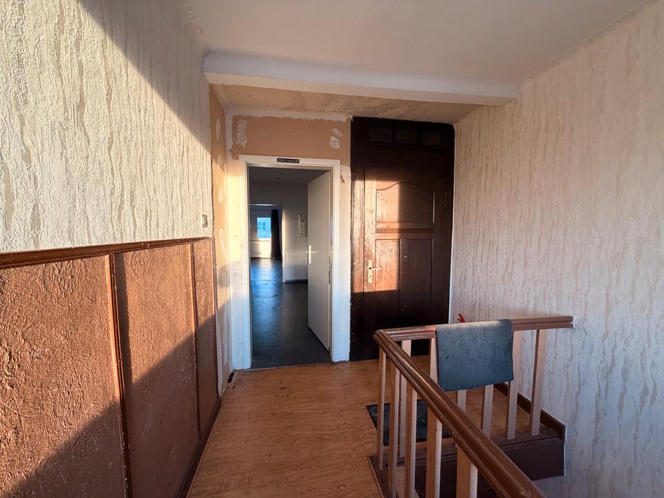 Thumbnail-Zu vermieten Großzügige Wohnung in Schiffweiler- 171 m²